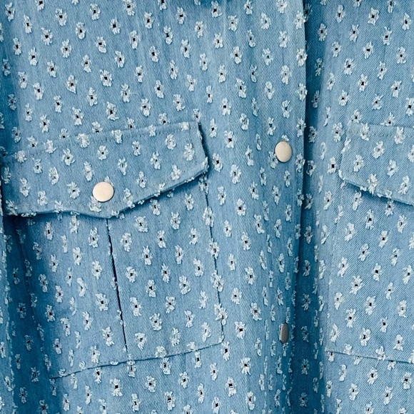 PETAL DEW Denim Button Down Shirt in Light Wash Blue Size S - Picture 2 of 6